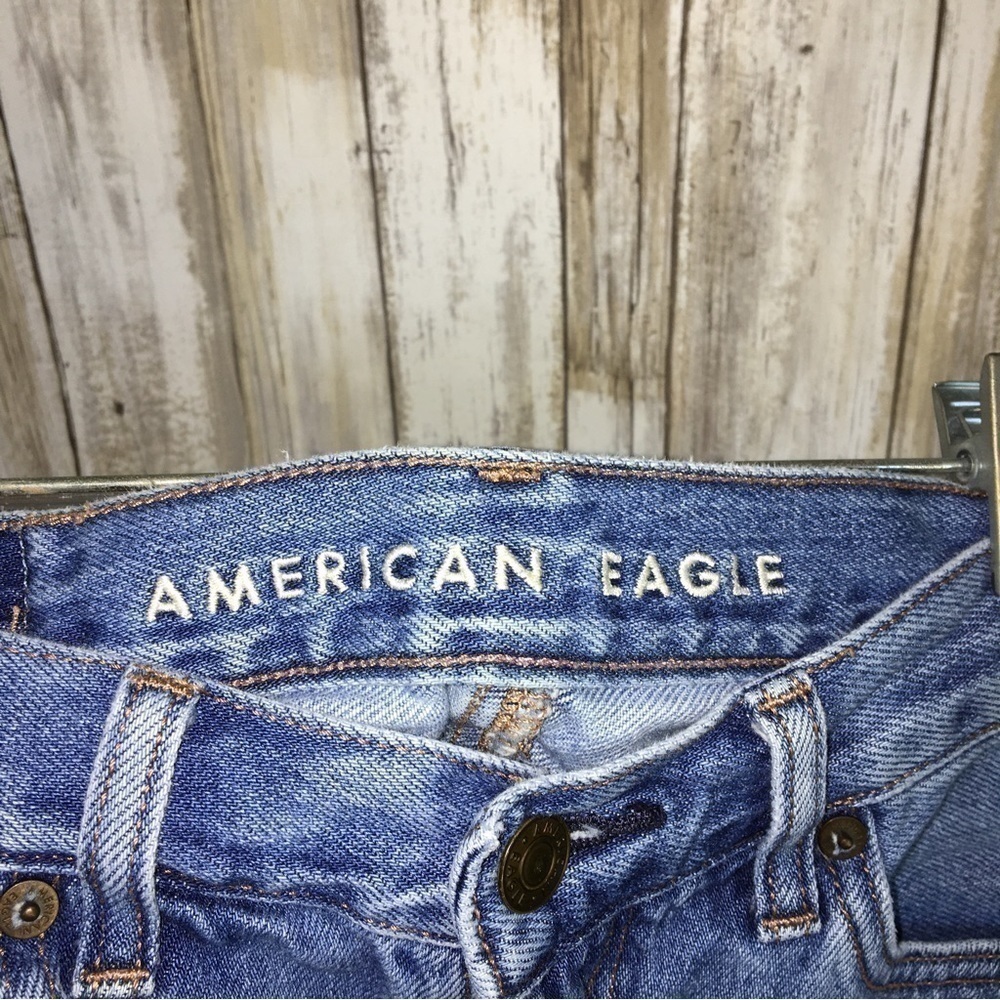 American Eagle Medium Wash Denim Mom Shorts - Picture 5 of 8